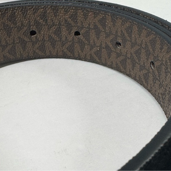 SALE MICHAEL KORS REVERSIBLE LOGO BELT - Picture 6 of 10